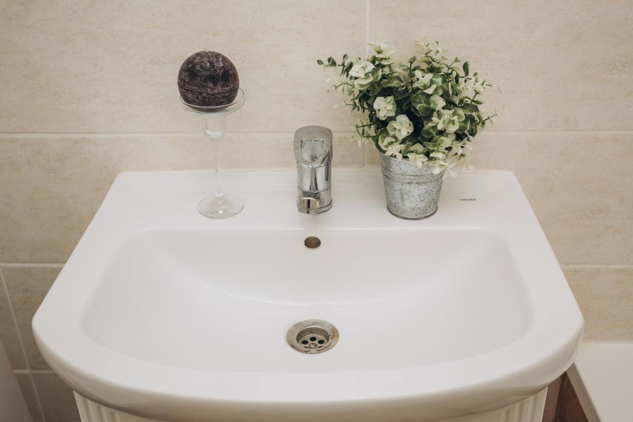 Luxe Apart-Hotel Near Lavina New Building 1 Floor スームィ エクステリア 写真